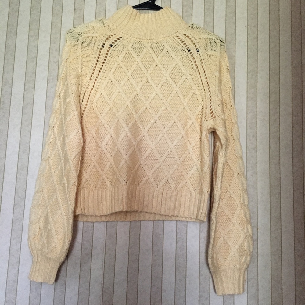 AE CABLE KINT MOCK NECK SWEATER